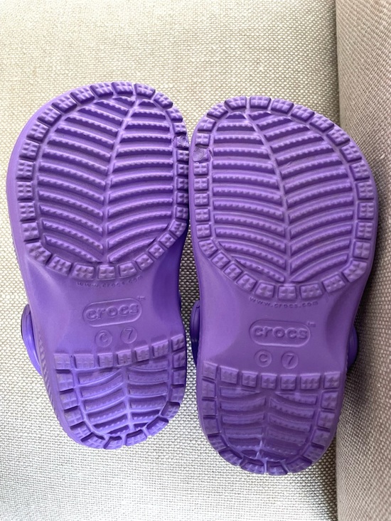 CROCS: Toddler Classic Clog Purple - Picture 10 of 14
